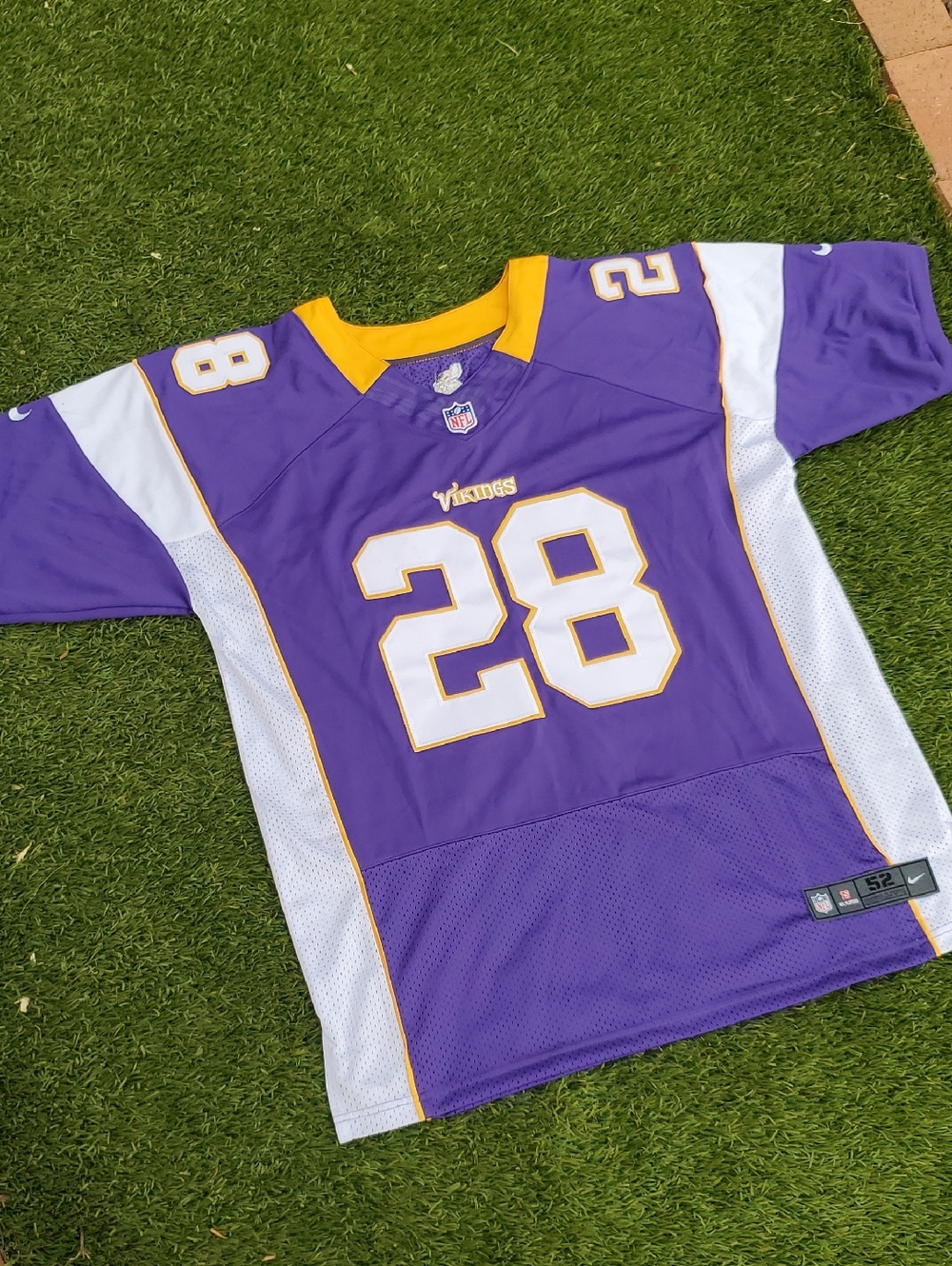 Men's NFL Nike #28 Peterson Vikings Jersey 2XL